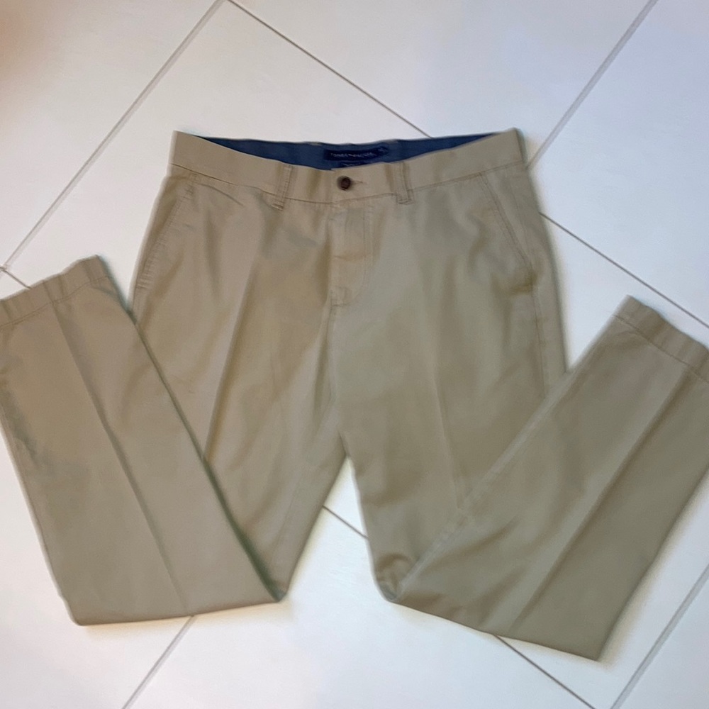 Tommy Hilfiger khakis W34 x L32